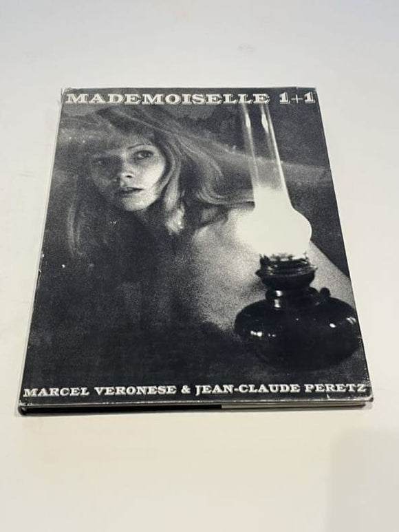 VERONESE (Marcel) et PERETZ (Jean-Claude). | Mademoiselle 1+1. Texte et découpage d'Alain Wienc.