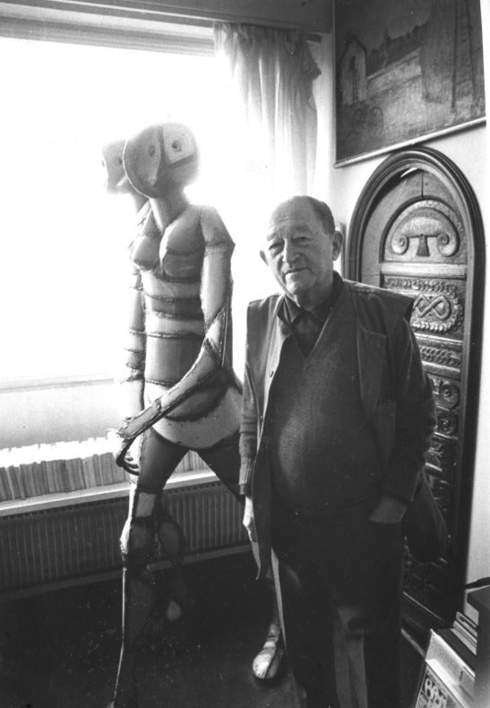 SEGHERS (Pierre). | Portrait photgraphique par Bruno de Monès.