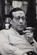 SIMENON (Georges). | Portrait photographique original de Georges Simenon par Léon Herschtritt.