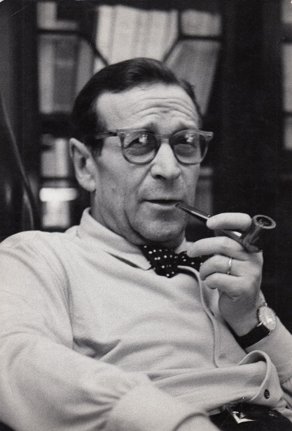 SIMENON (Georges). | Portrait photographique original de Georges Simenon par Léon Herschtritt.